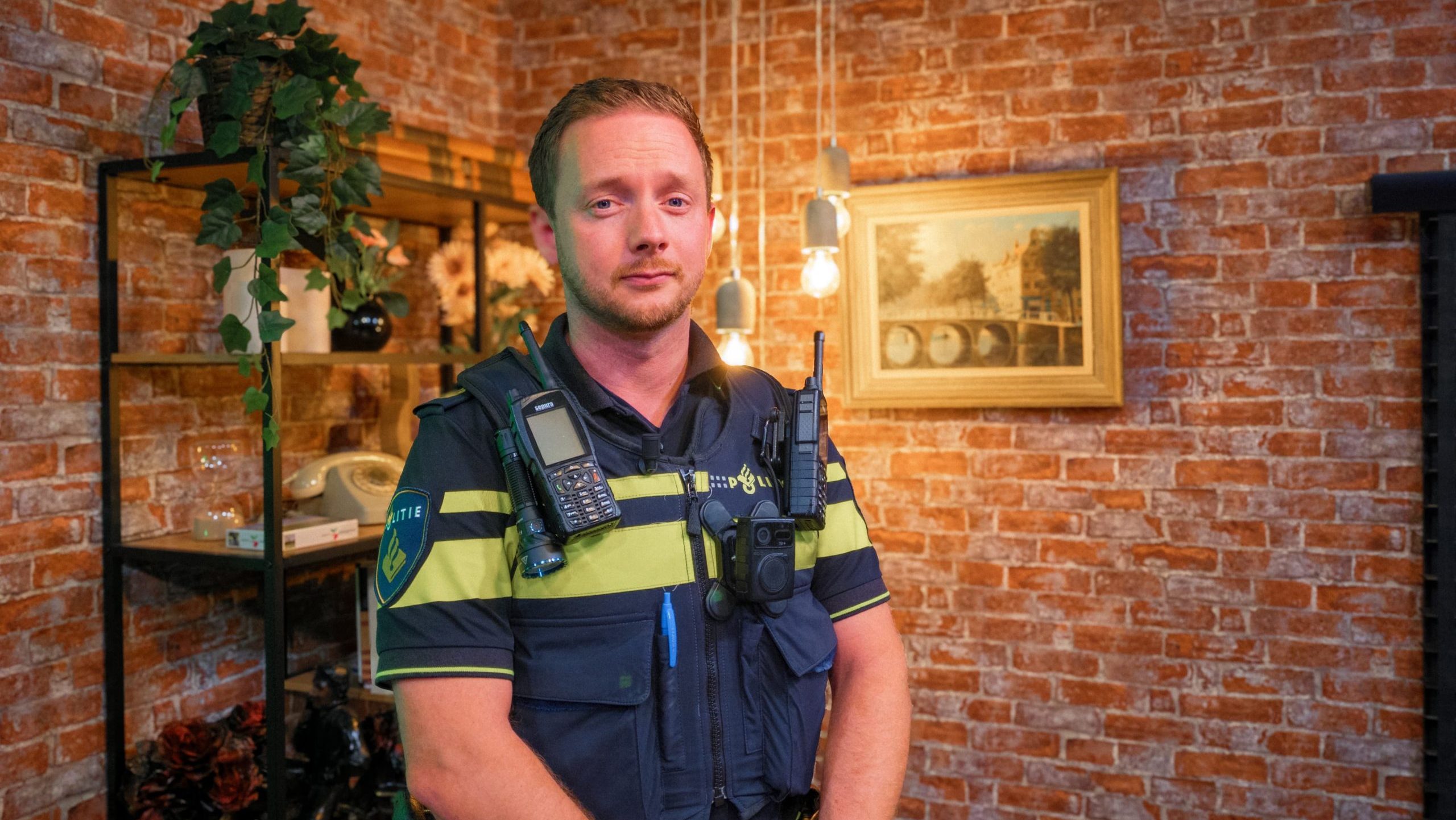 In gesprek met de man achter het politie-uniform: Angelo van Lieburg