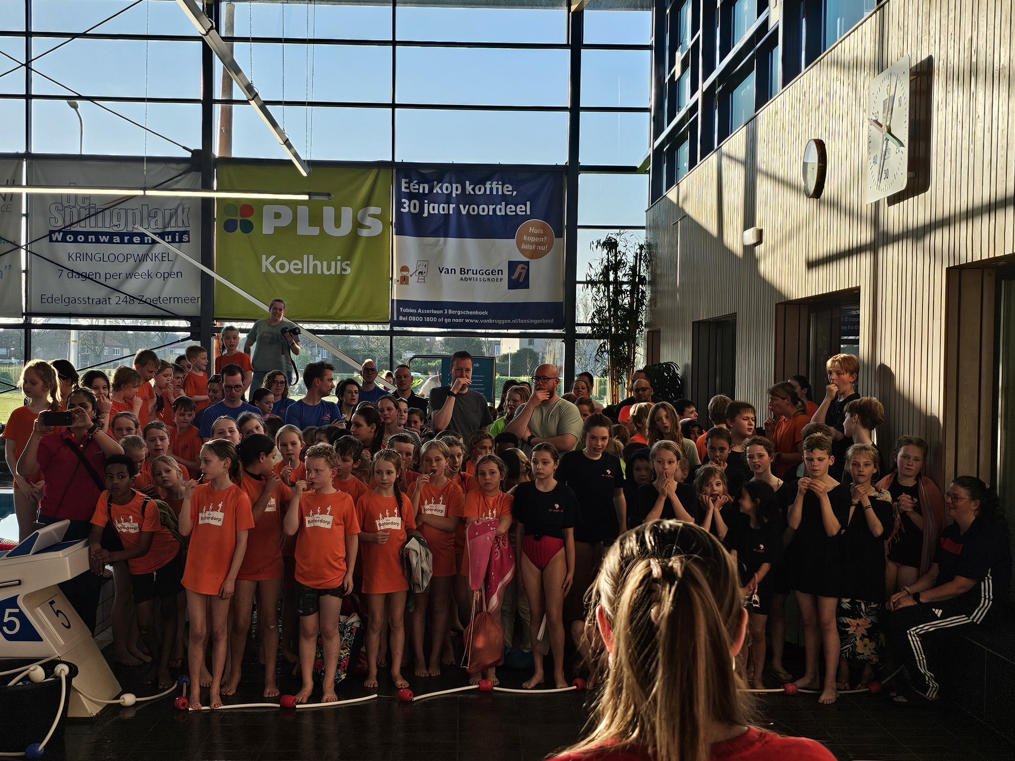 Spetterende strijd tijdens Schoolzwemkampioenschappen 2026