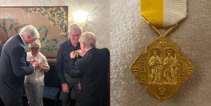 Pauselijke onderscheiding voor Piet van der Burg